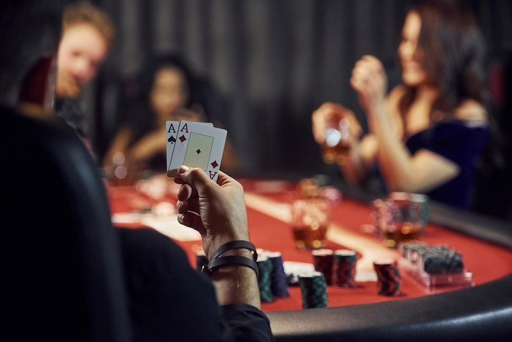 Ilustrasi perlindungan data dan privasi digital microtogel88